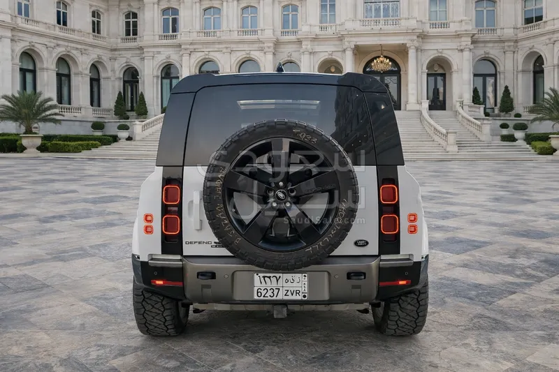 2021 لاند روفر ديفيندر 90