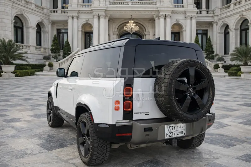2021 لاند روفر ديفيندر 90