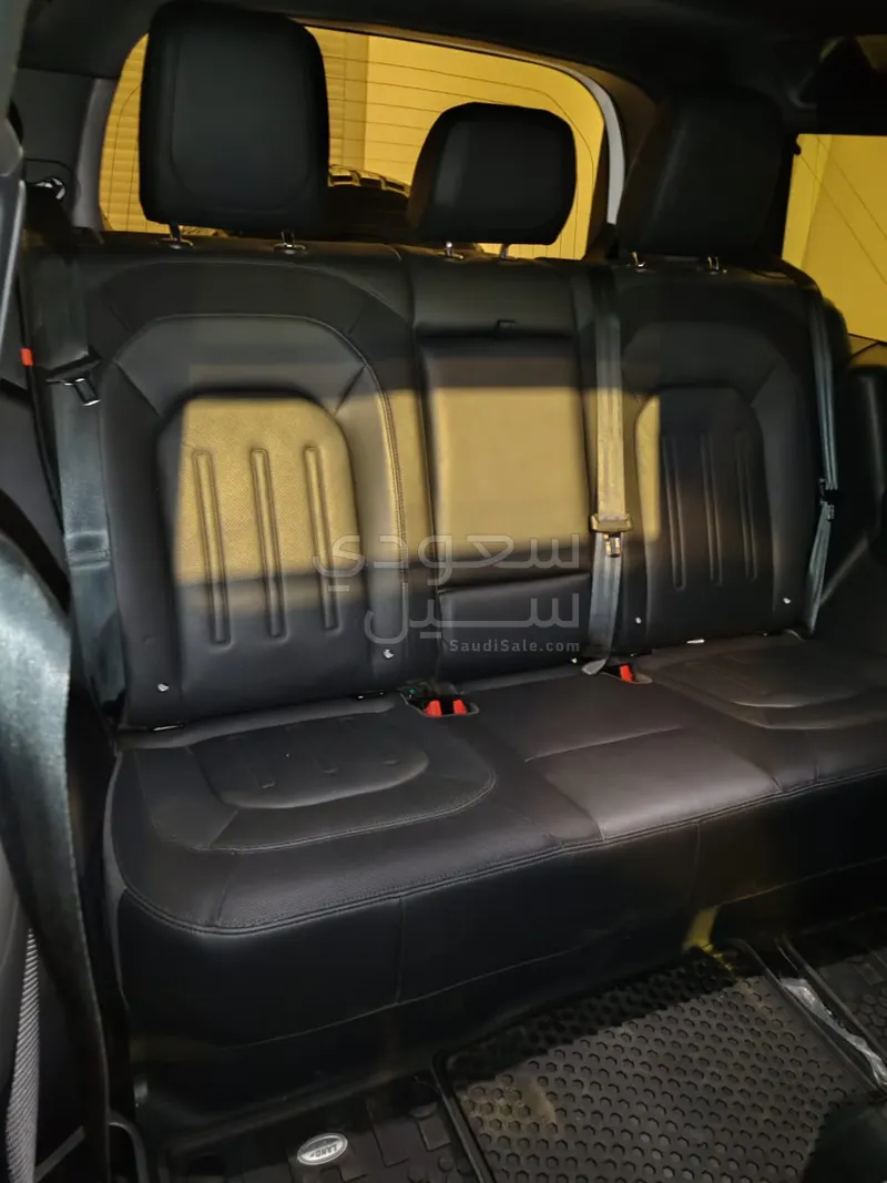 2021 لاند روفر ديفيندر 90