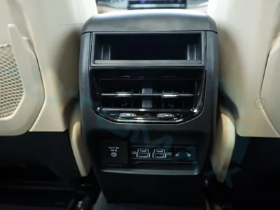 2025 جييب جراند شيروكي ليمتد بلس