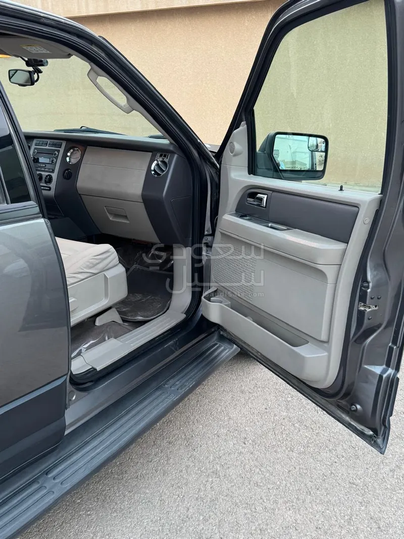 2013 فورد اكسبيديشن