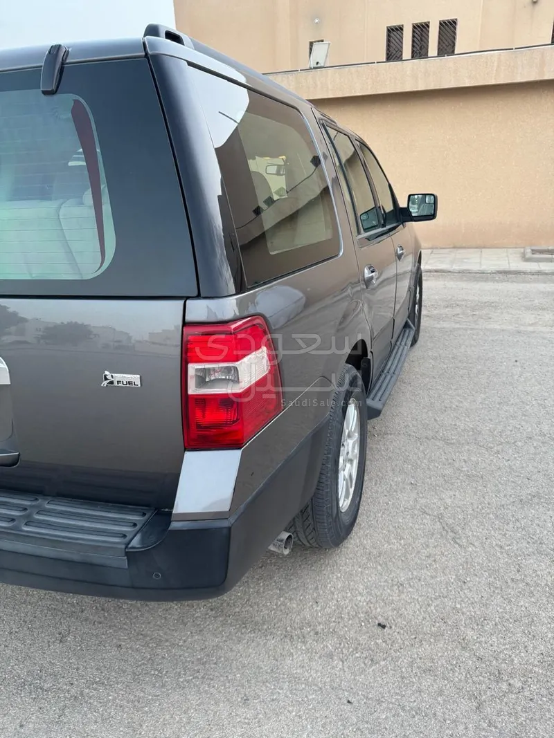 2013 فورد اكسبيديشن