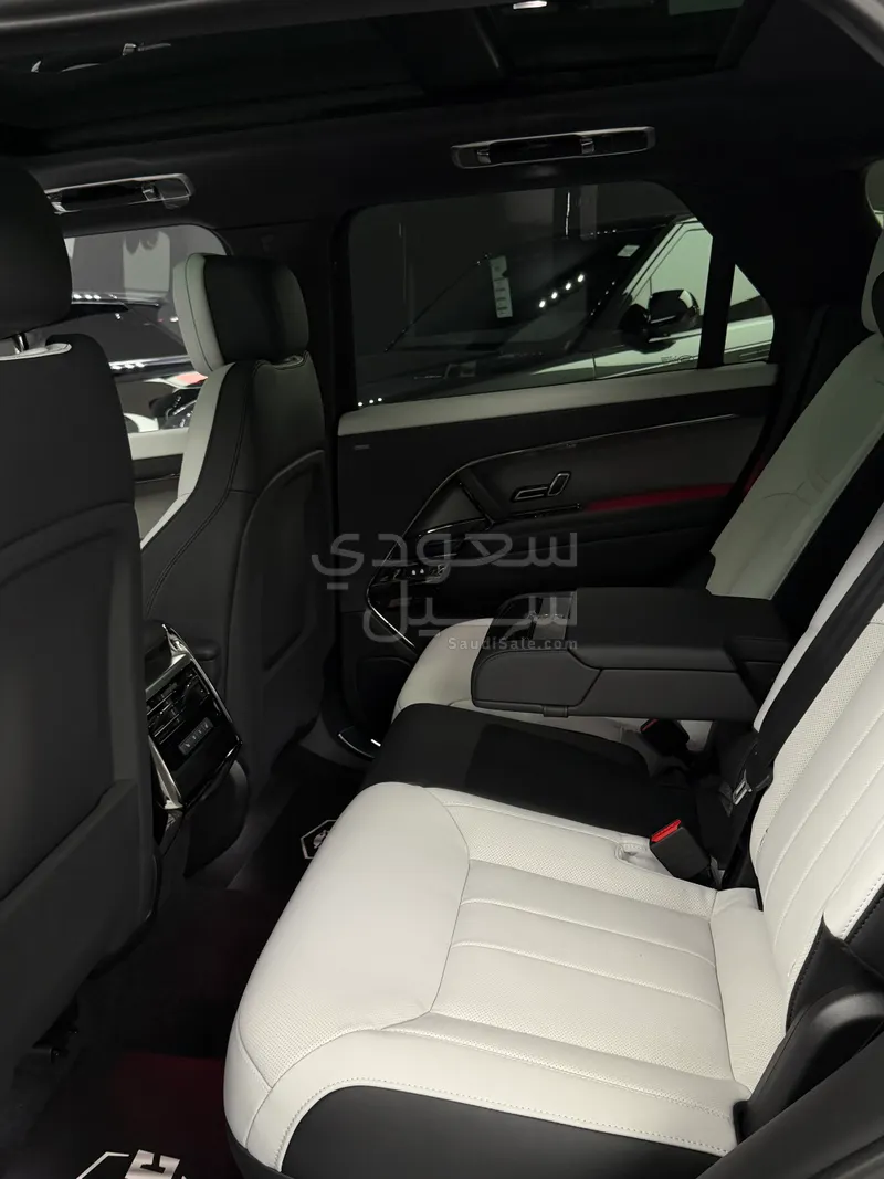 2025 لاند روفر رينج روفر سبورت اتش اس اي