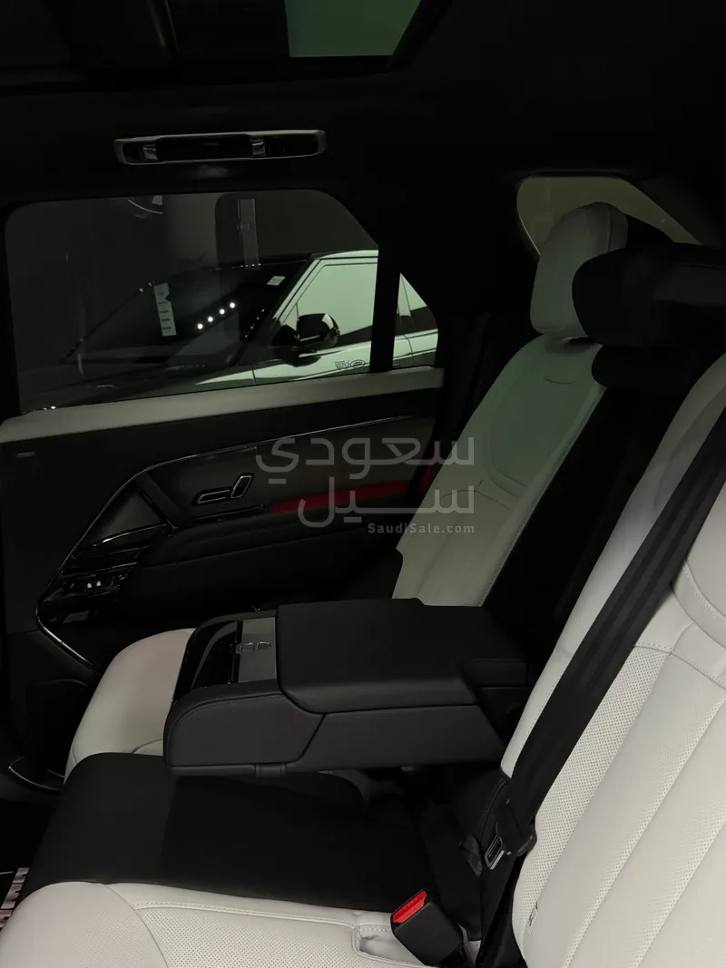 2025 لاند روفر رينج روفر سبورت اتش اس اي