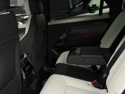 2025 لاند روفر رينج روفر سبورت اتش اس اي