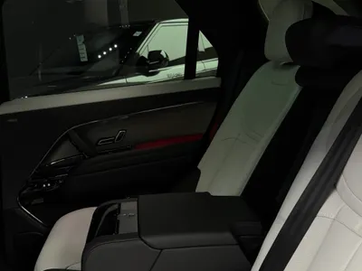 2025 لاند روفر رينج روفر سبورت اتش اس اي