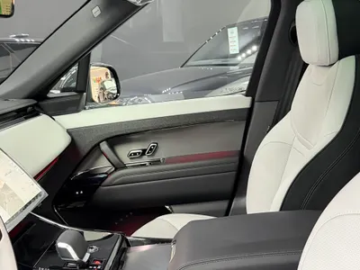 2025 لاند روفر رينج روفر سبورت اتش اس اي