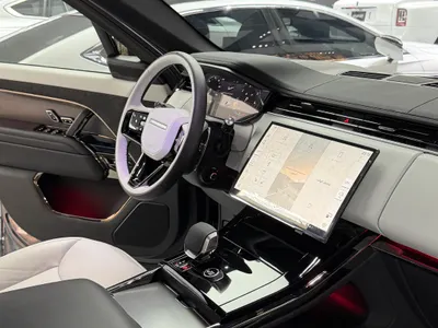 2025 لاند روفر رينج روفر سبورت اتش اس اي