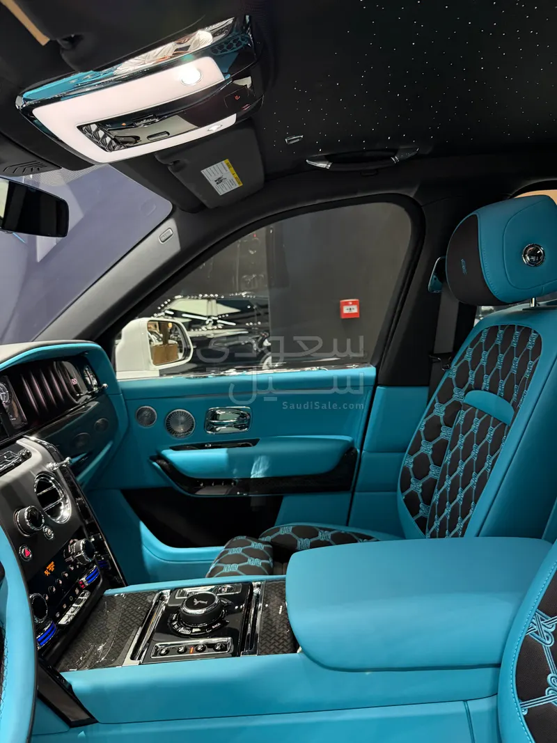 2026 رولز رويس كولينان بلاك بادج