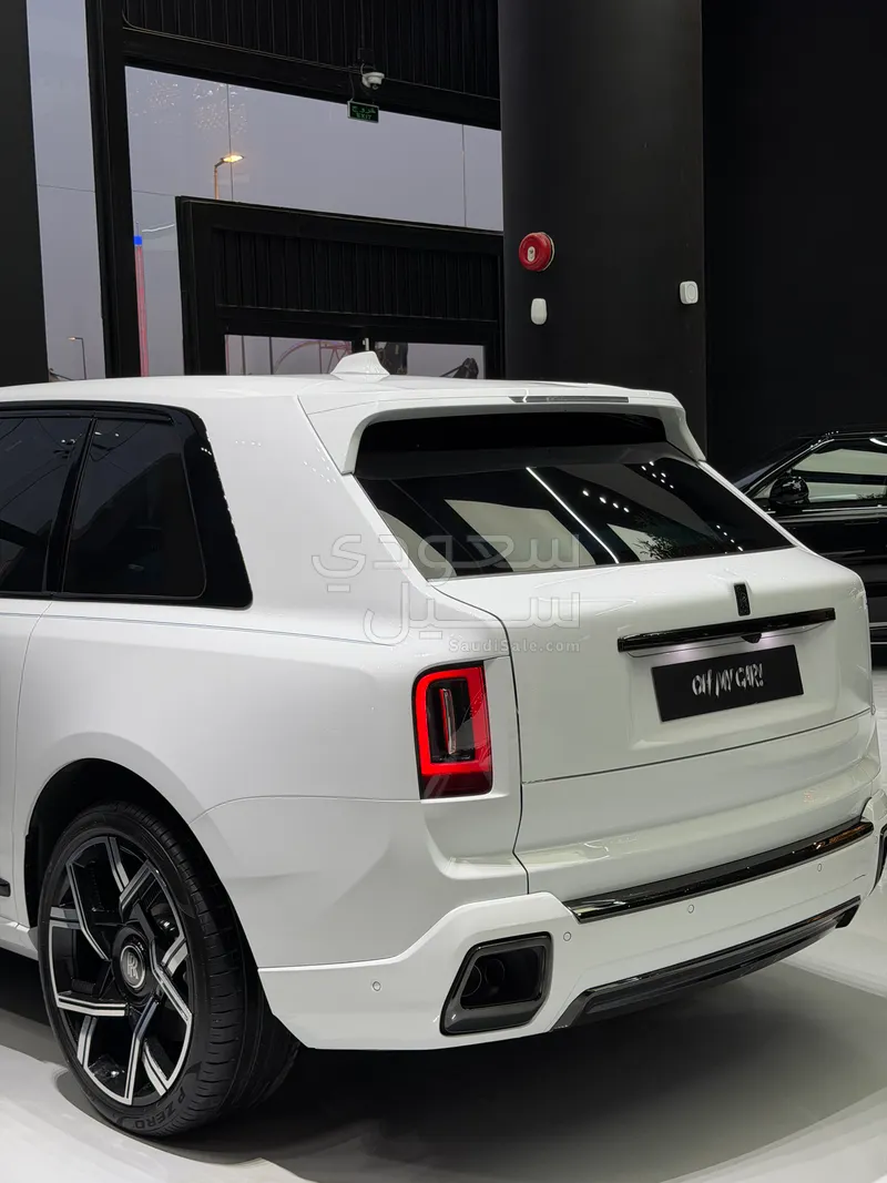 2026 رولز رويس كولينان بلاك بادج