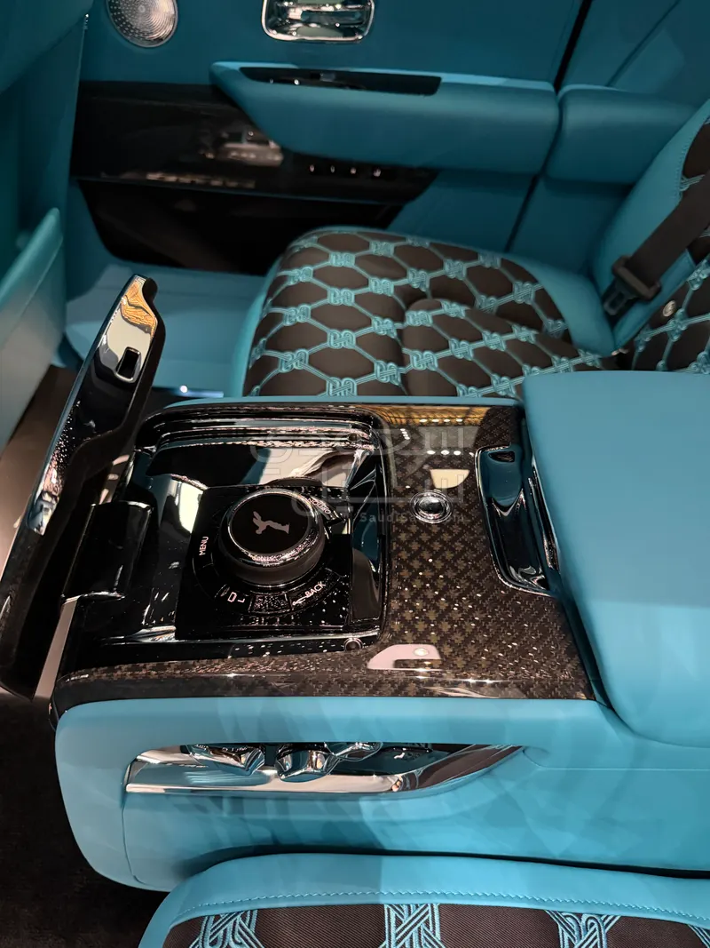 2026 رولز رويس كولينان بلاك بادج