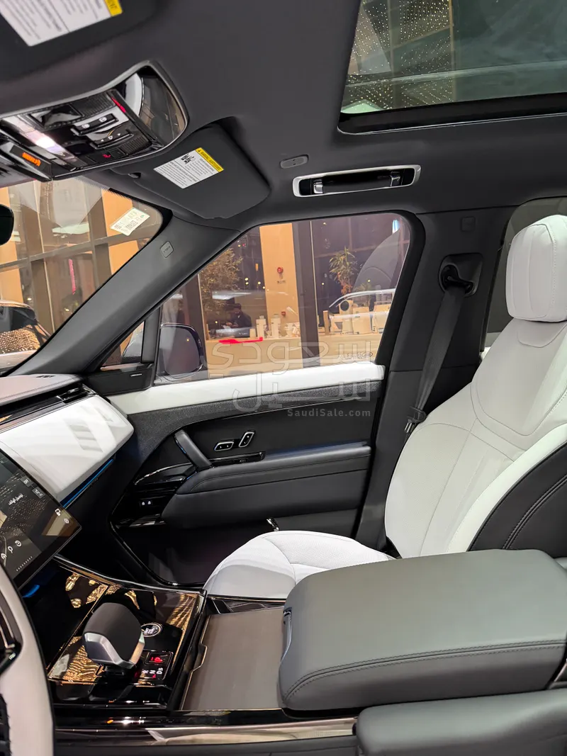 2025 لاند روفر رينج روفر سبورت اتش اس اي