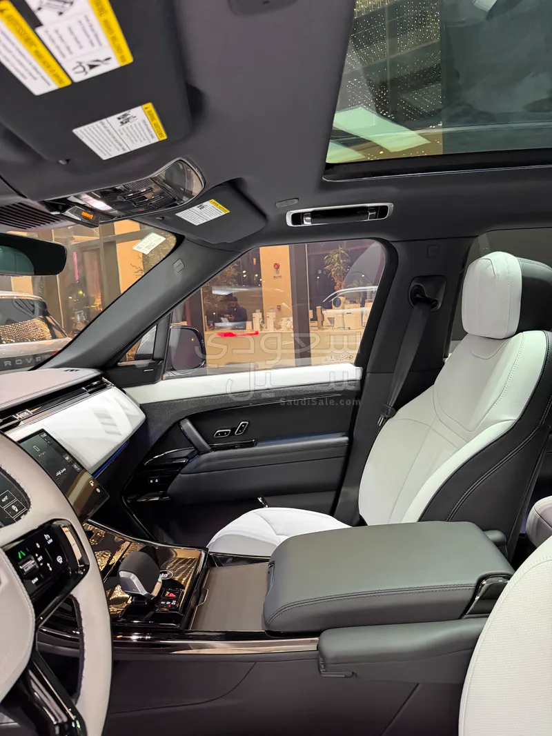 2025 لاند روفر رينج روفر سبورت اتش اس اي