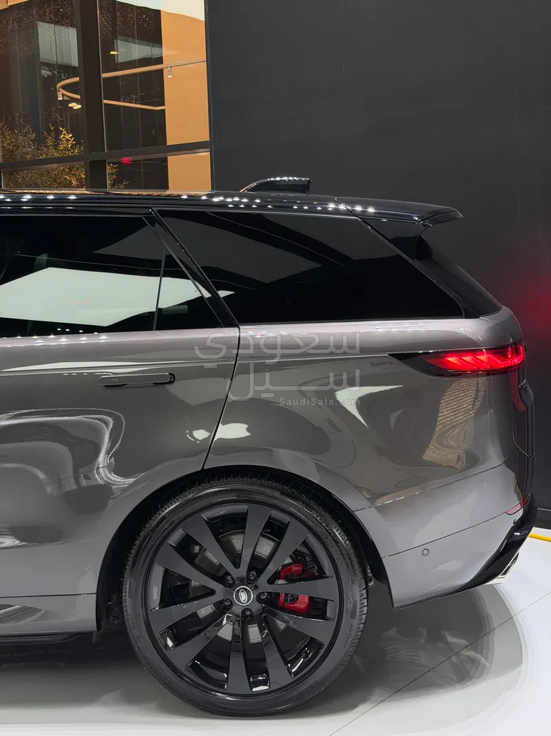 2025 لاند روفر رينج روفر سبورت اتش اس اي