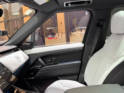 2025 لاند روفر رينج روفر سبورت اتش اس اي