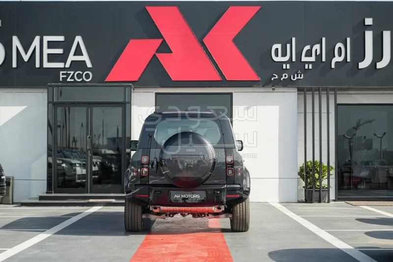 2026 لاند روفر ديفيندر اتش اس اي