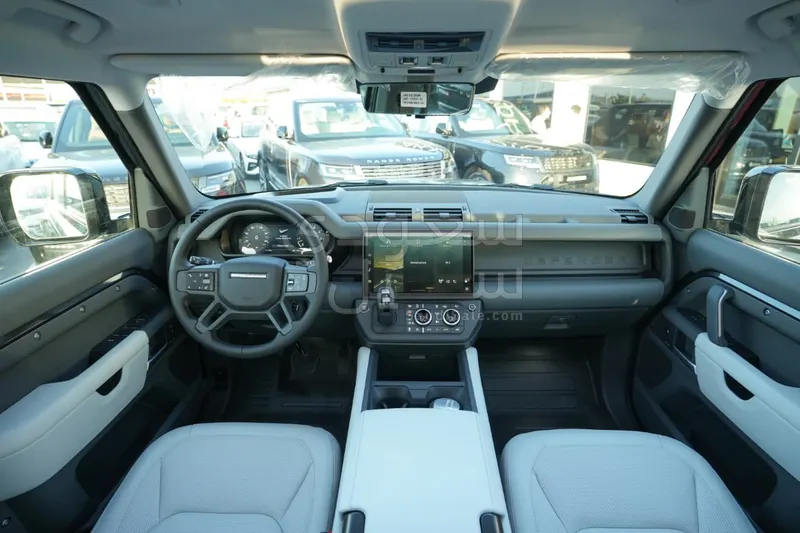 2026 لاند روفر ديفيندر اتش اس اي