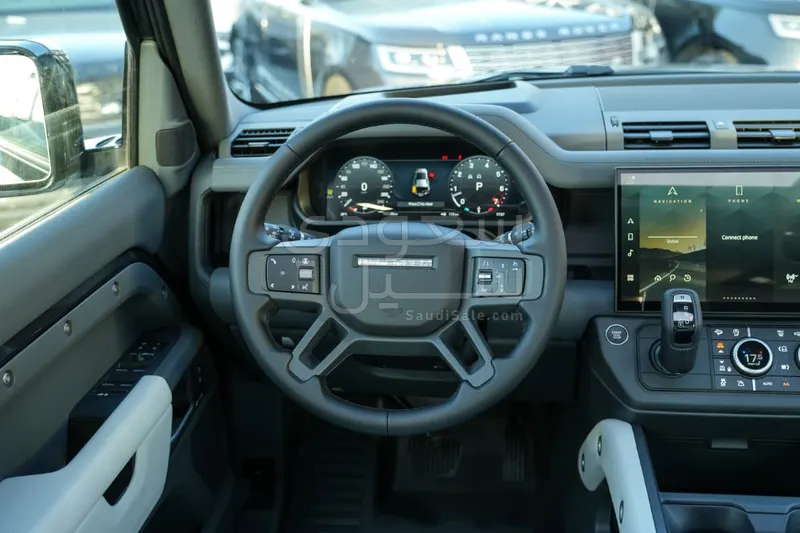 2026 لاند روفر ديفيندر اتش اس اي