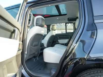 2026 لاند روفر ديفيندر اتش اس اي