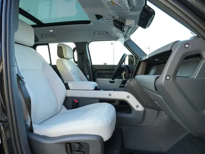 2026 لاند روفر ديفيندر اتش اس اي