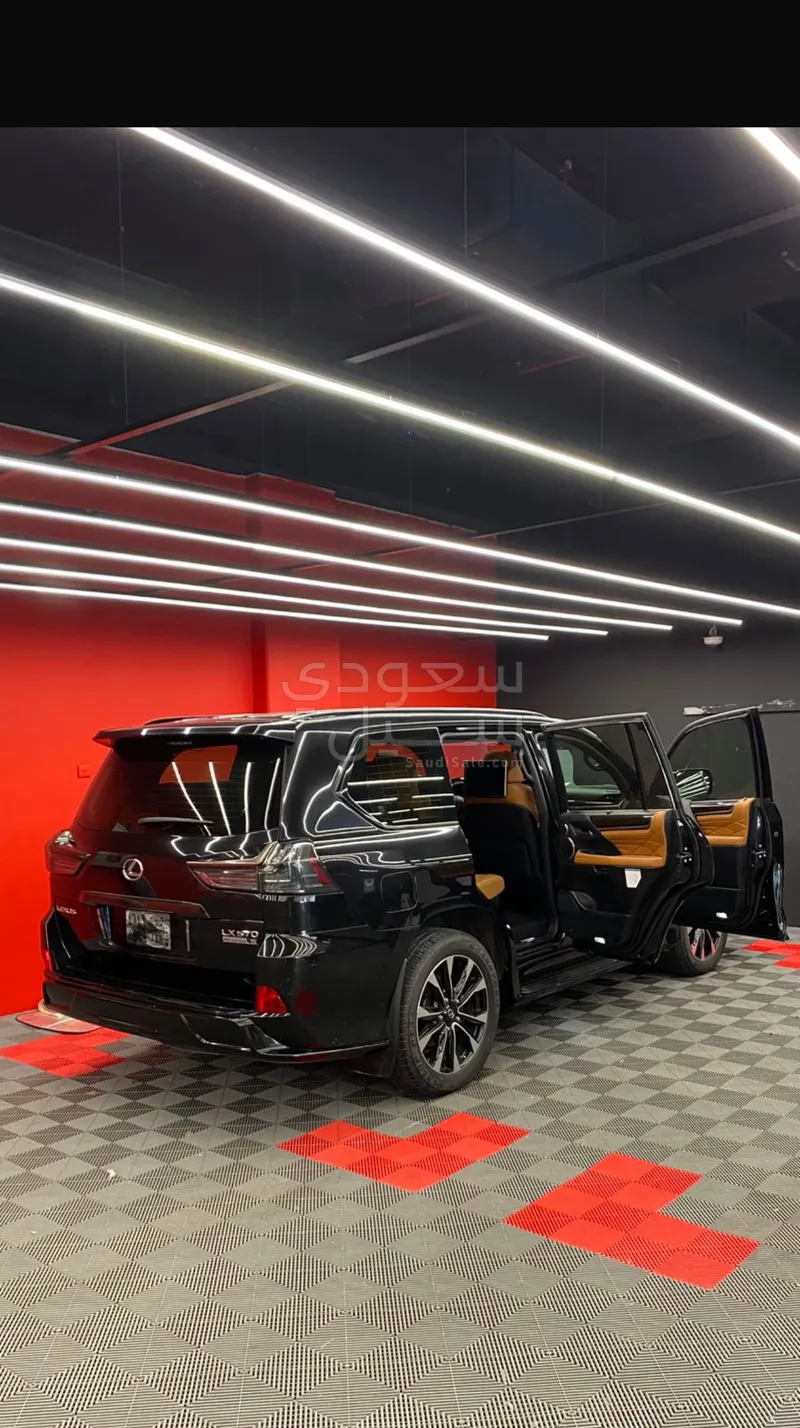 2021 لكزس إل إكس 570