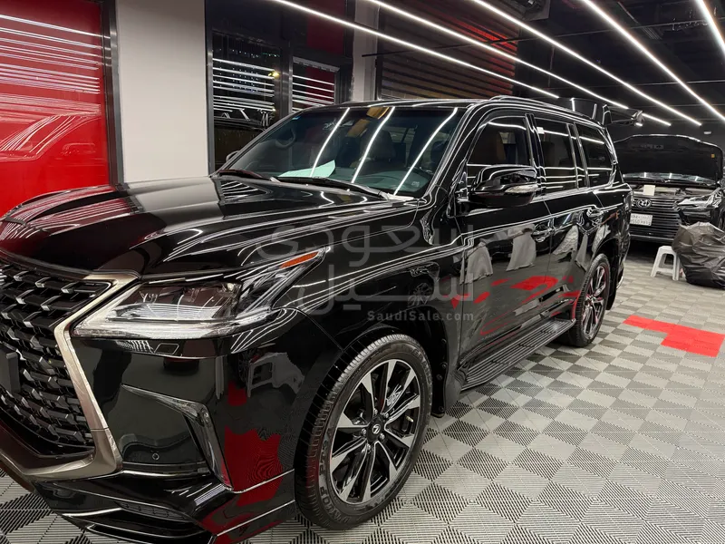 2021 لكزس إل إكس 570