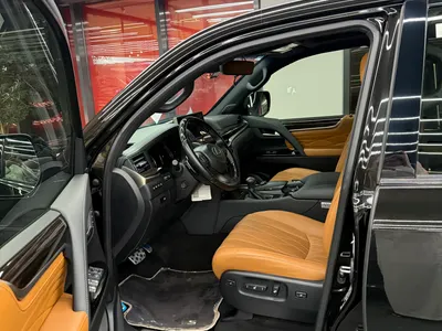 2021 لكزس إل إكس 570