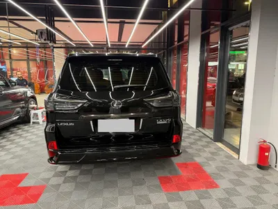 2021 لكزس إل إكس 570