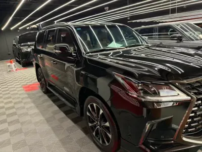 2021 لكزس إل إكس 570