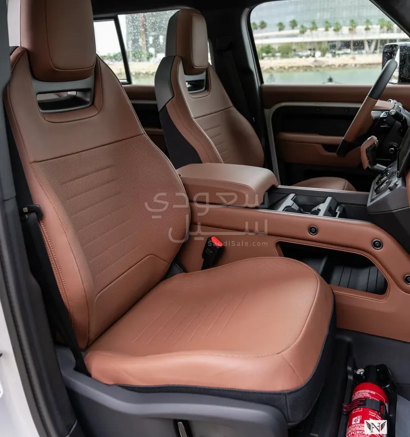 2026 لاند روفر ديفيندر اوكتا