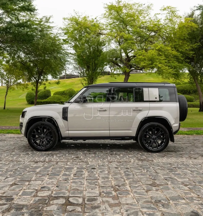 2026 لاند روفر ديفيندر اوكتا