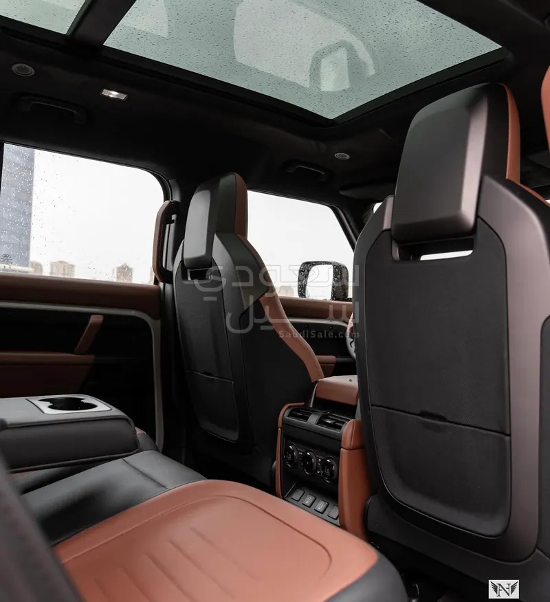 2026 لاند روفر ديفيندر اوكتا