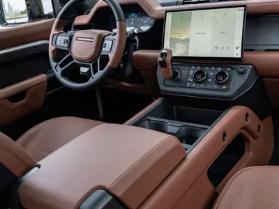 2026 لاند روفر ديفيندر اوكتا