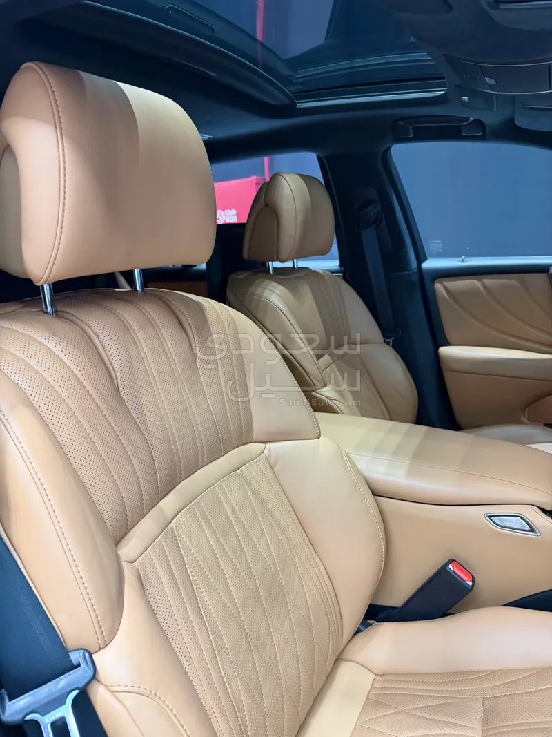 2022 لكزس إل إس 500