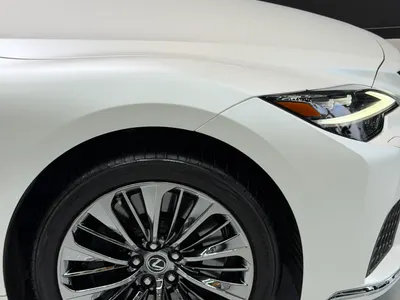 2022 لكزس إل إس 500