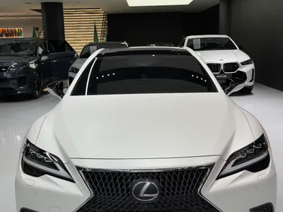 2022 لكزس إل إس 500