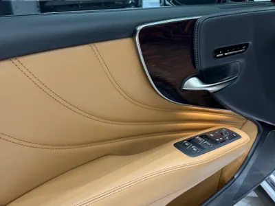 2022 لكزس إل إس 500