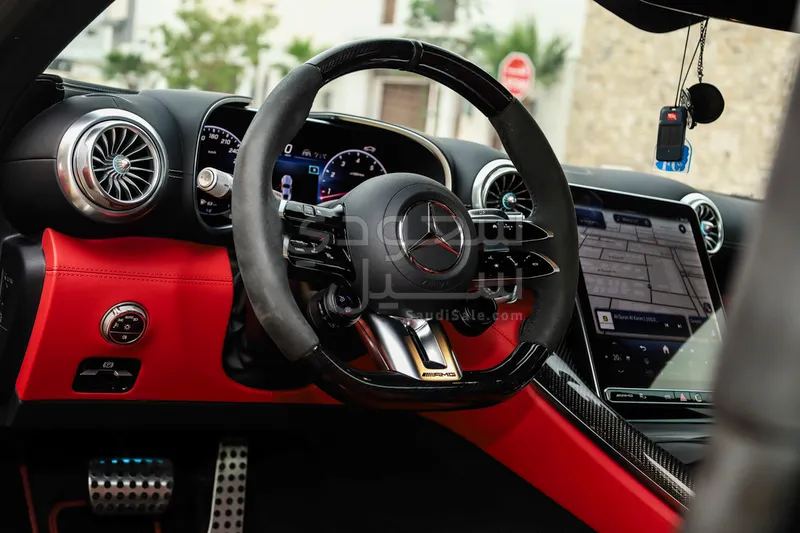 2025 مرسيدس - بنز جي تي 63إس