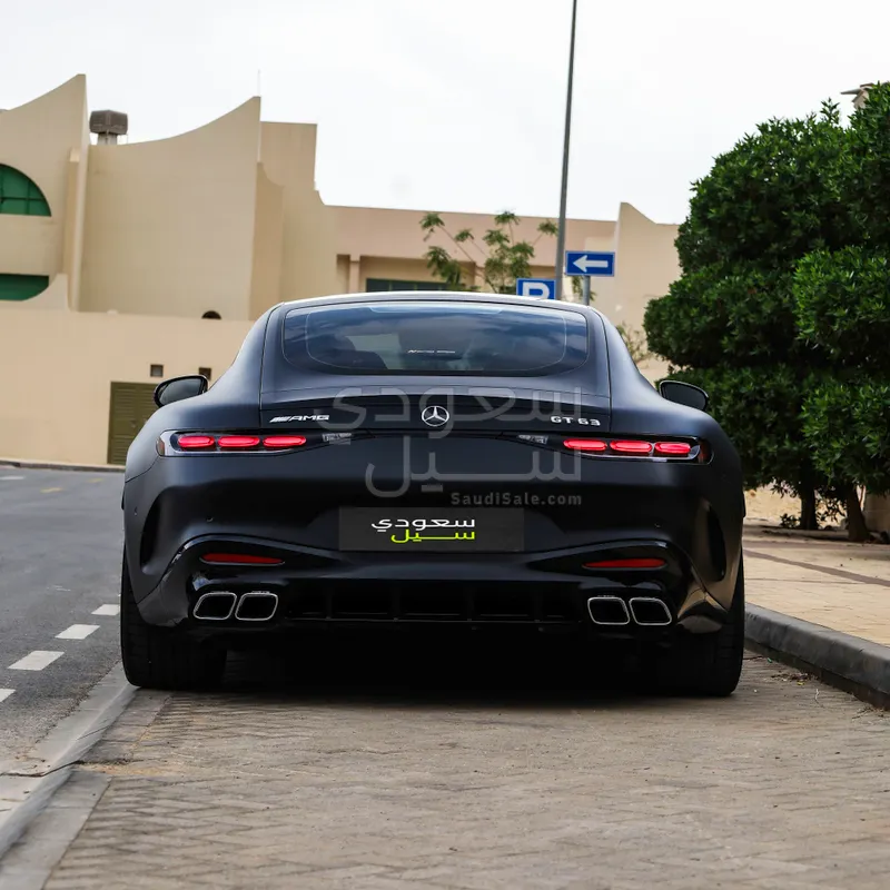 2025 مرسيدس - بنز جي تي 63إس