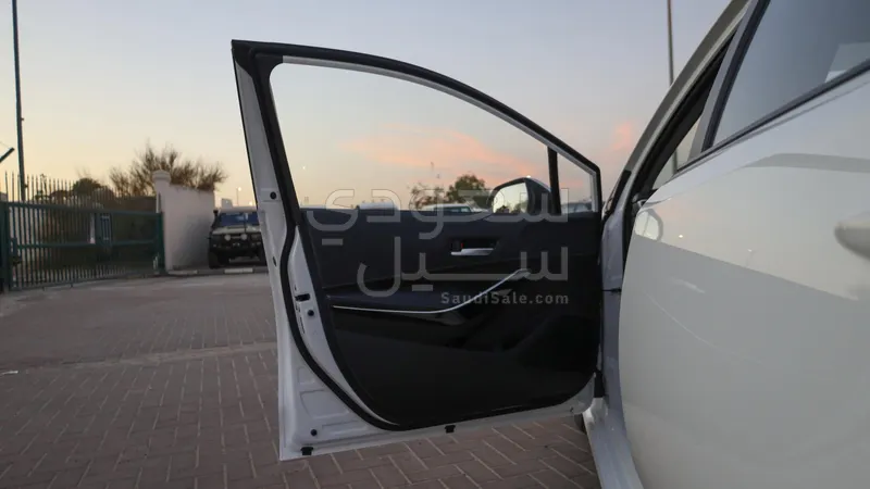 2025 تويوتا كورولا