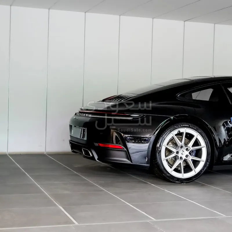 2025 بورش 911 كاريرا
