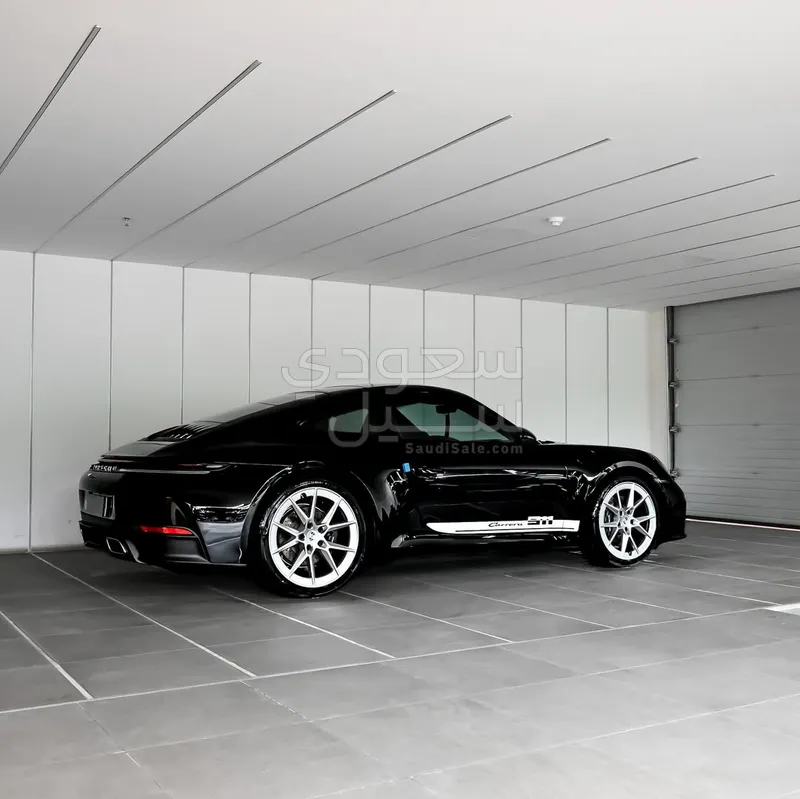 2025 بورش 911 كاريرا