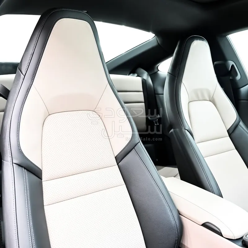 2025 بورش 911 كاريرا