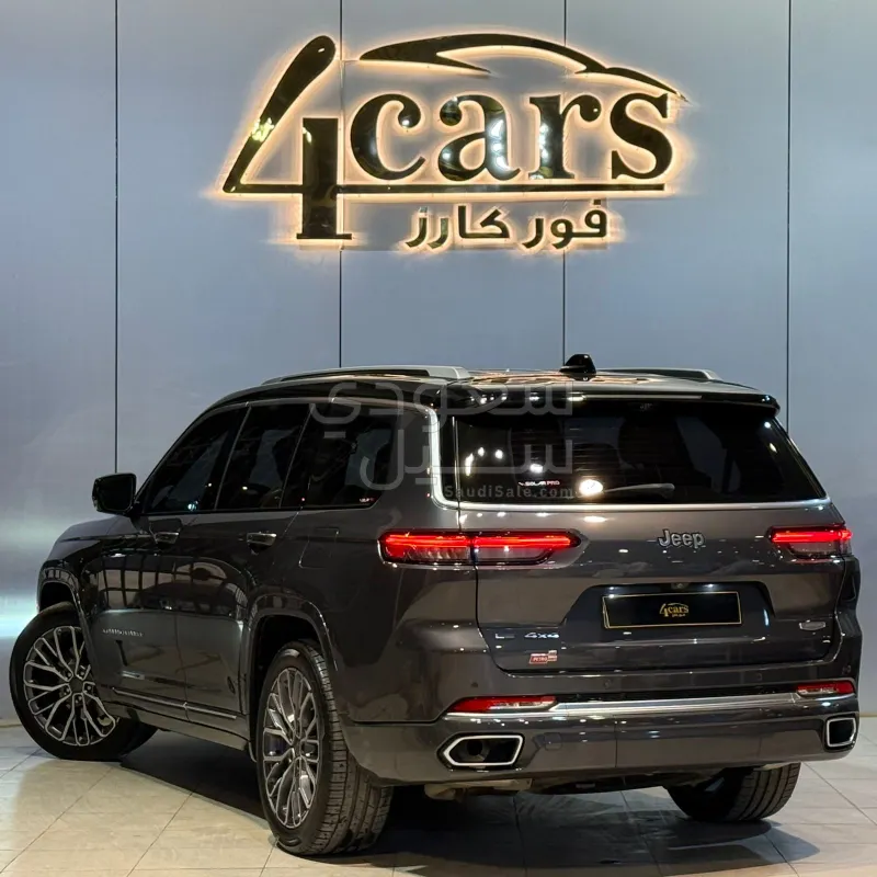 2022 جييب جراند شيروكي ساميت