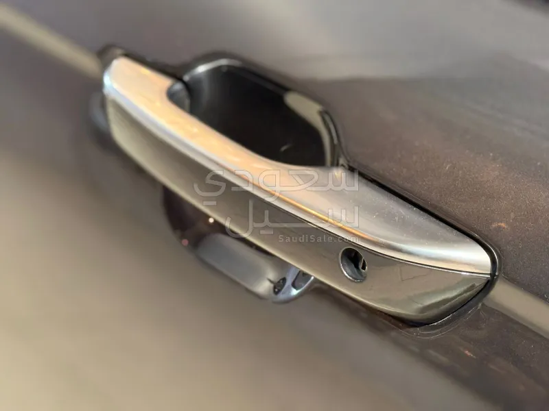 2022 جييب جراند شيروكي ساميت