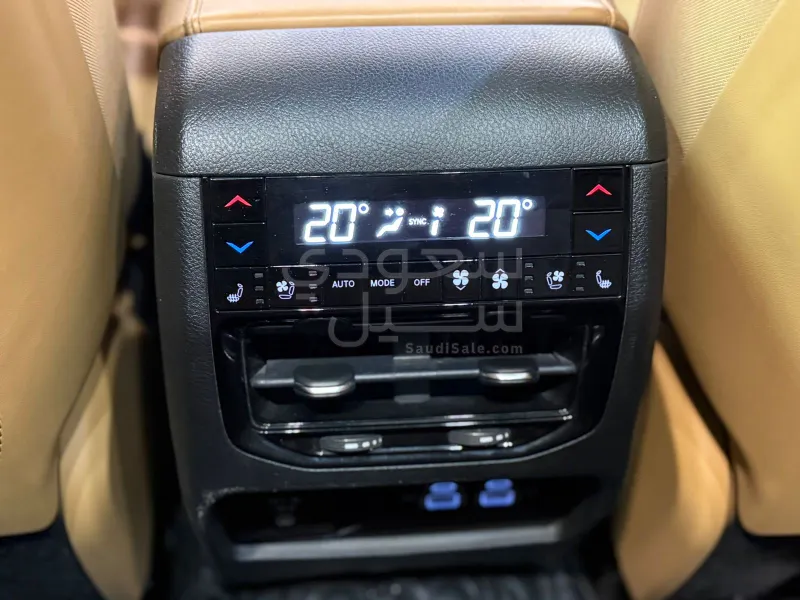 2022 جييب جراند شيروكي ساميت