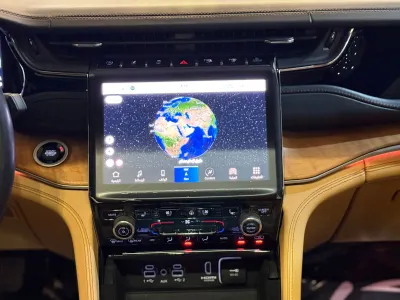 2022 جييب جراند شيروكي ساميت