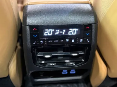 2022 جييب جراند شيروكي ساميت