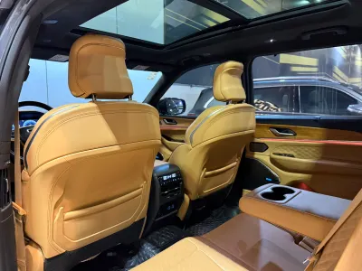 2022 جييب جراند شيروكي ساميت