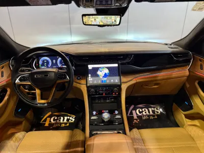 2022 جييب جراند شيروكي ساميت